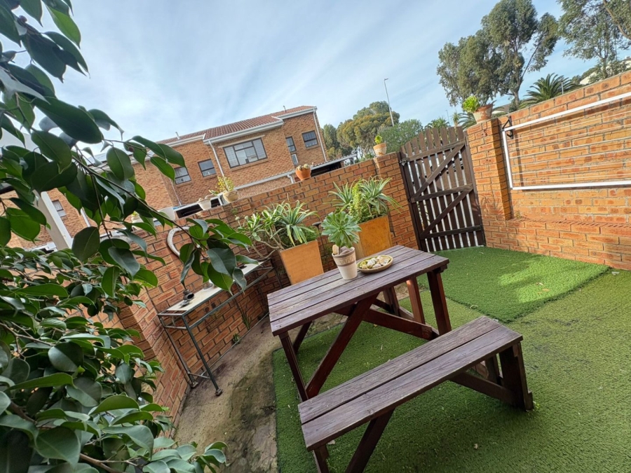 3 Bedroom Property for Sale in Table View Western Cape